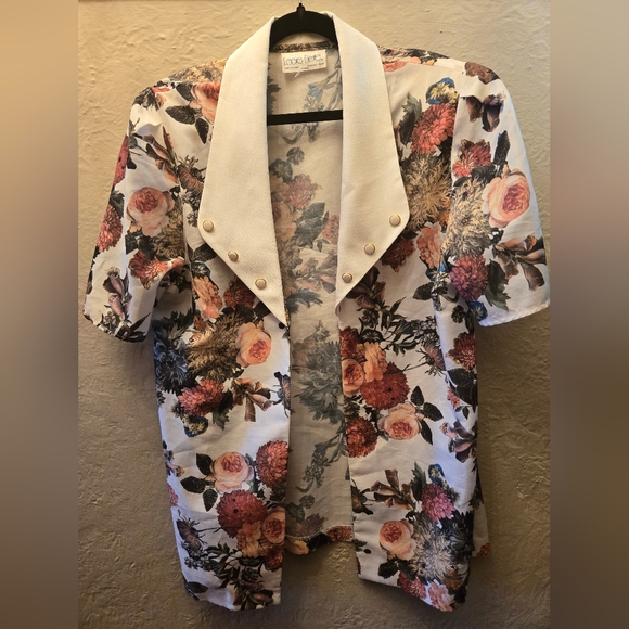 Vintage Floral Statement Blazer – Made in Canada – Lightweight Layer 80s - Picture 4 of 7